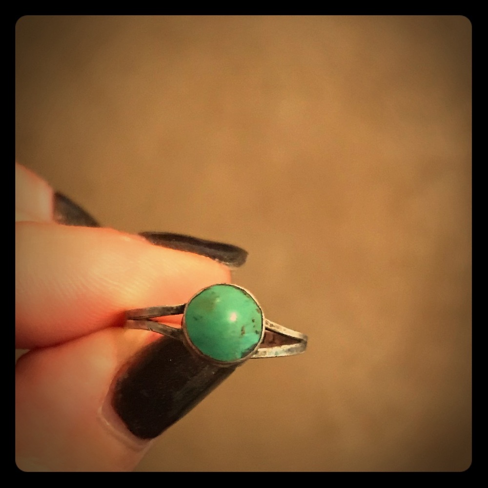 Early Navajo Split Shank Turquoise Ring sz 5.75